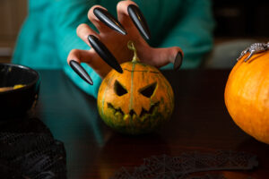 Read more about the article Spooktacular Halloween Nail Art Trends at TranQNailsSpa!