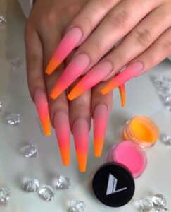 Read more about the article Transform Your Nails: Benefits of Choosing Dip Powder Over Regular Polish